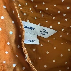 Old Navy orange polka dot classic button up